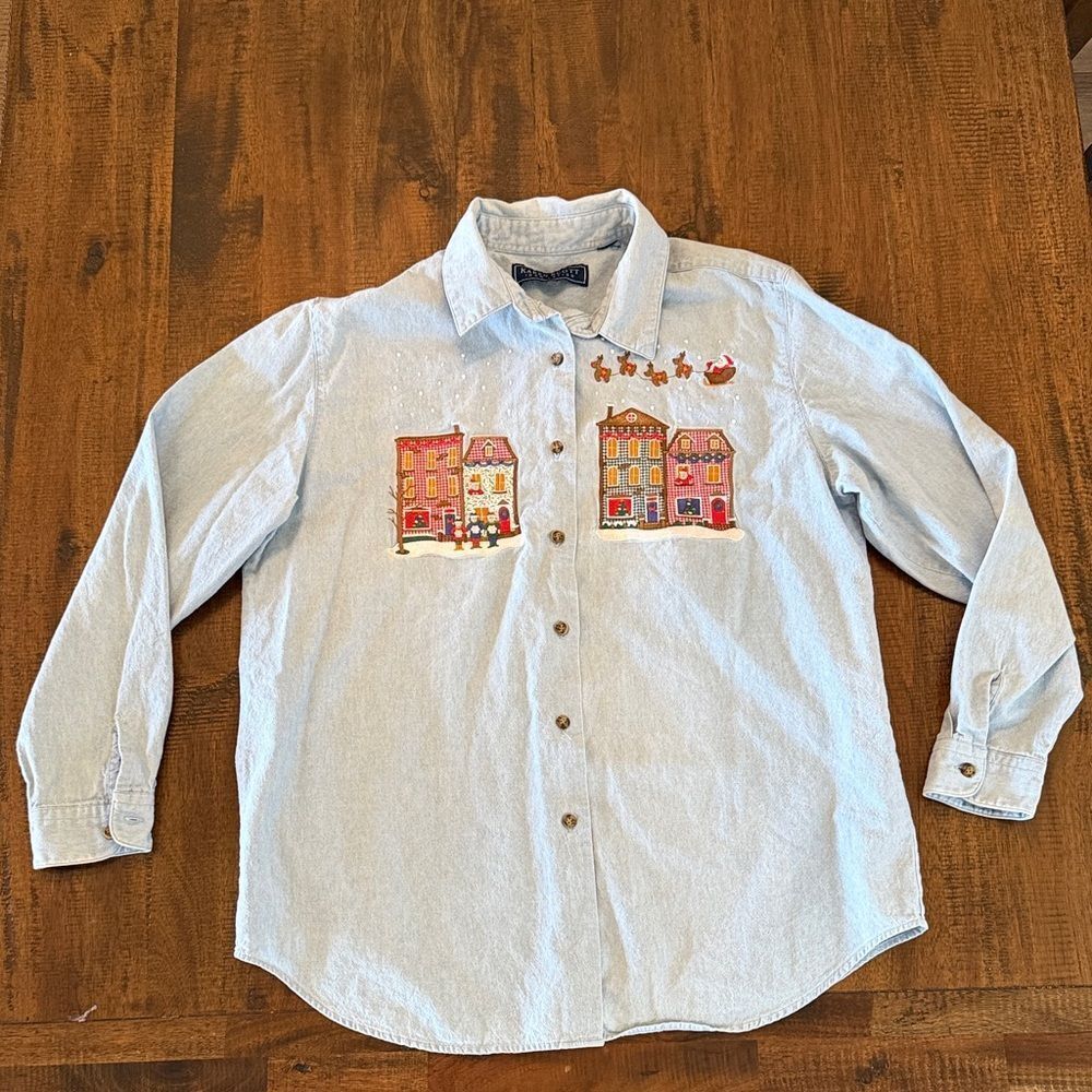 Liz Claiborne Light Blue Embroidered Button-Up Shirt - Women